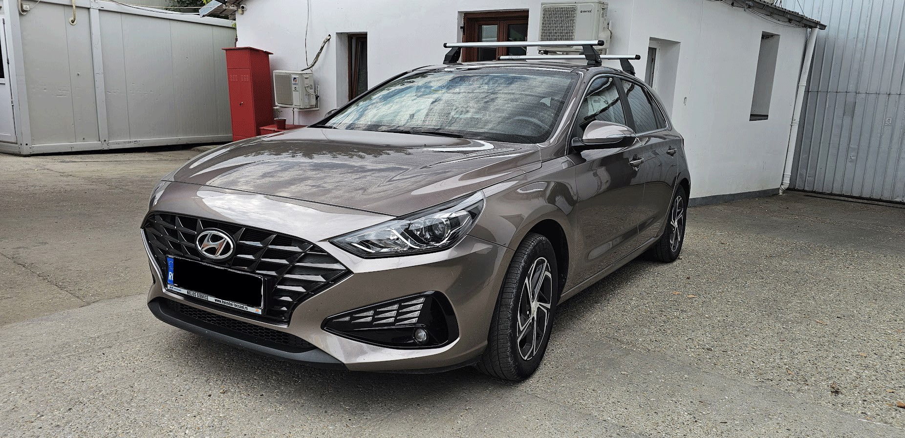 Hyundai i30 bare portbagaj Menabo Tema aluminiu
