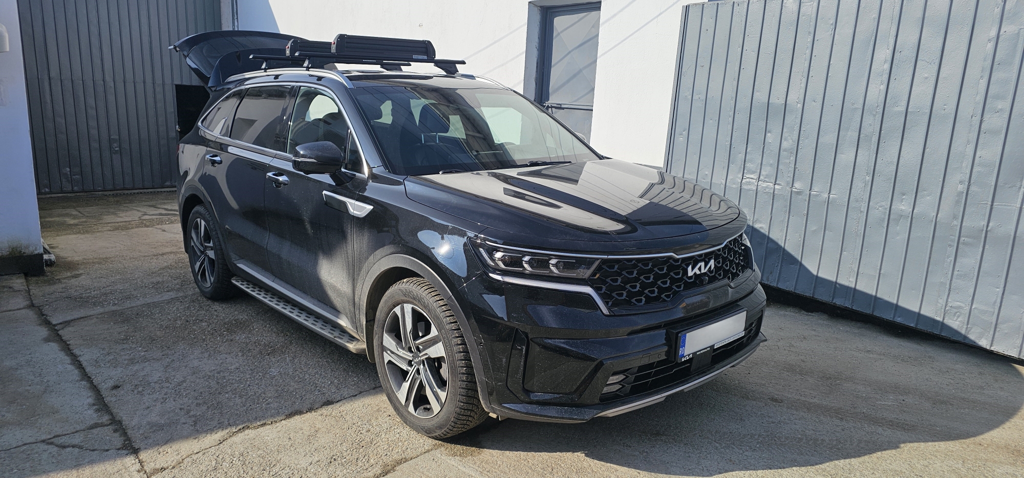 Kia Sorento Hybrid / Plug-in 2021+ cu bare transversale Menabo Tiger Black XL