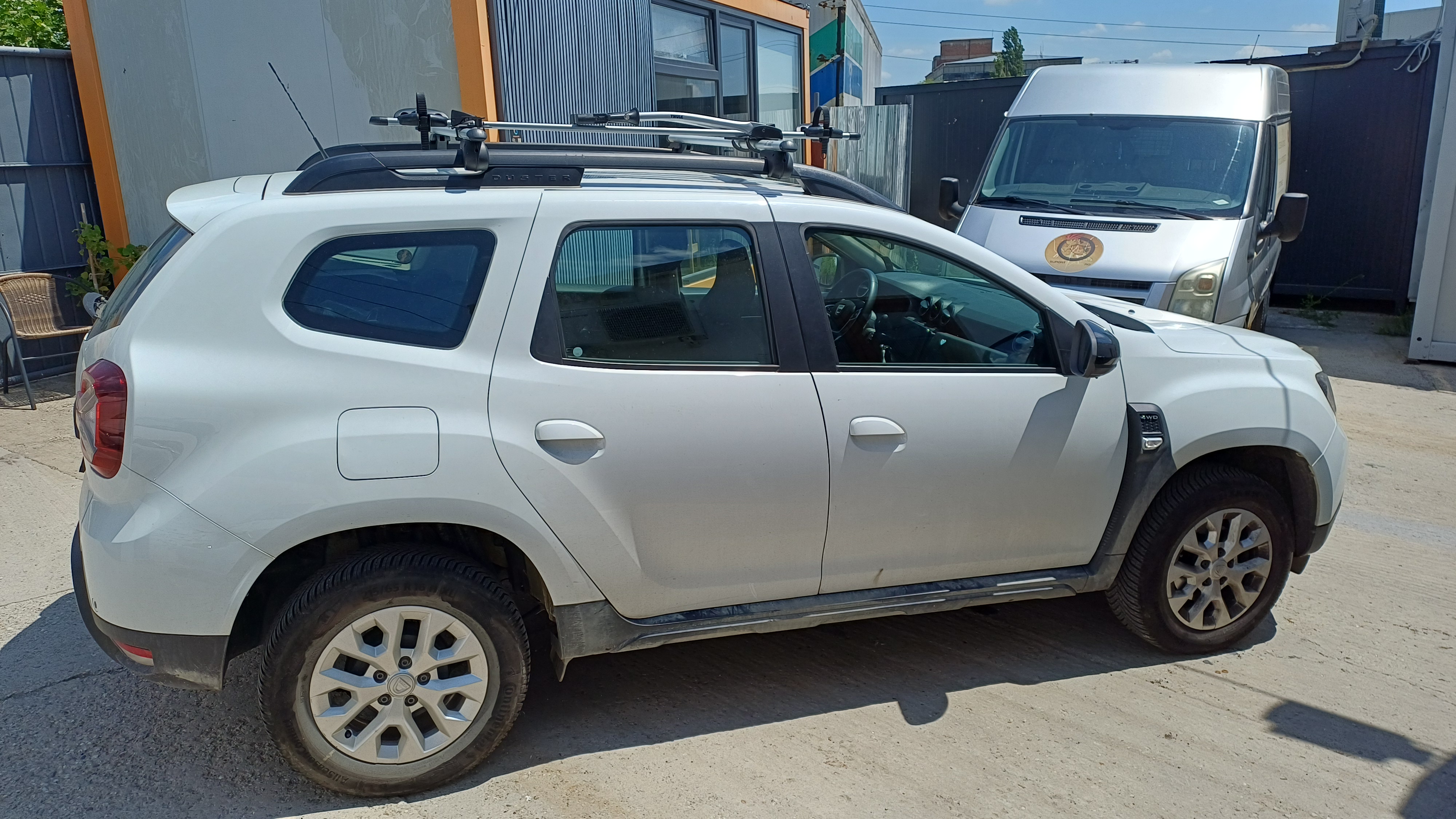 Dacia Duster II cu suport bicicleta Thule Freeride 532