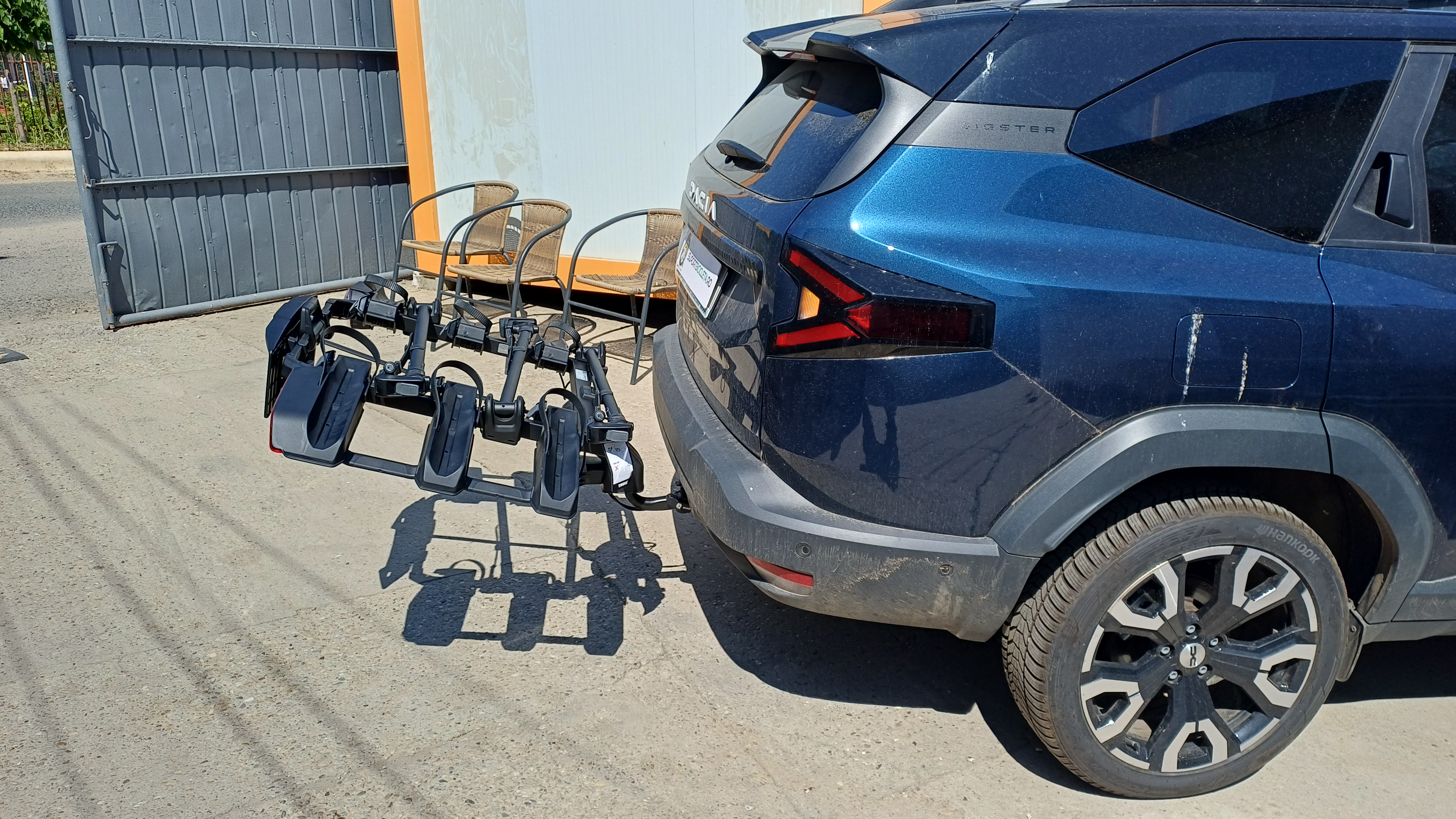 Dacia Bigster cu suport biciclete Thule OutPace