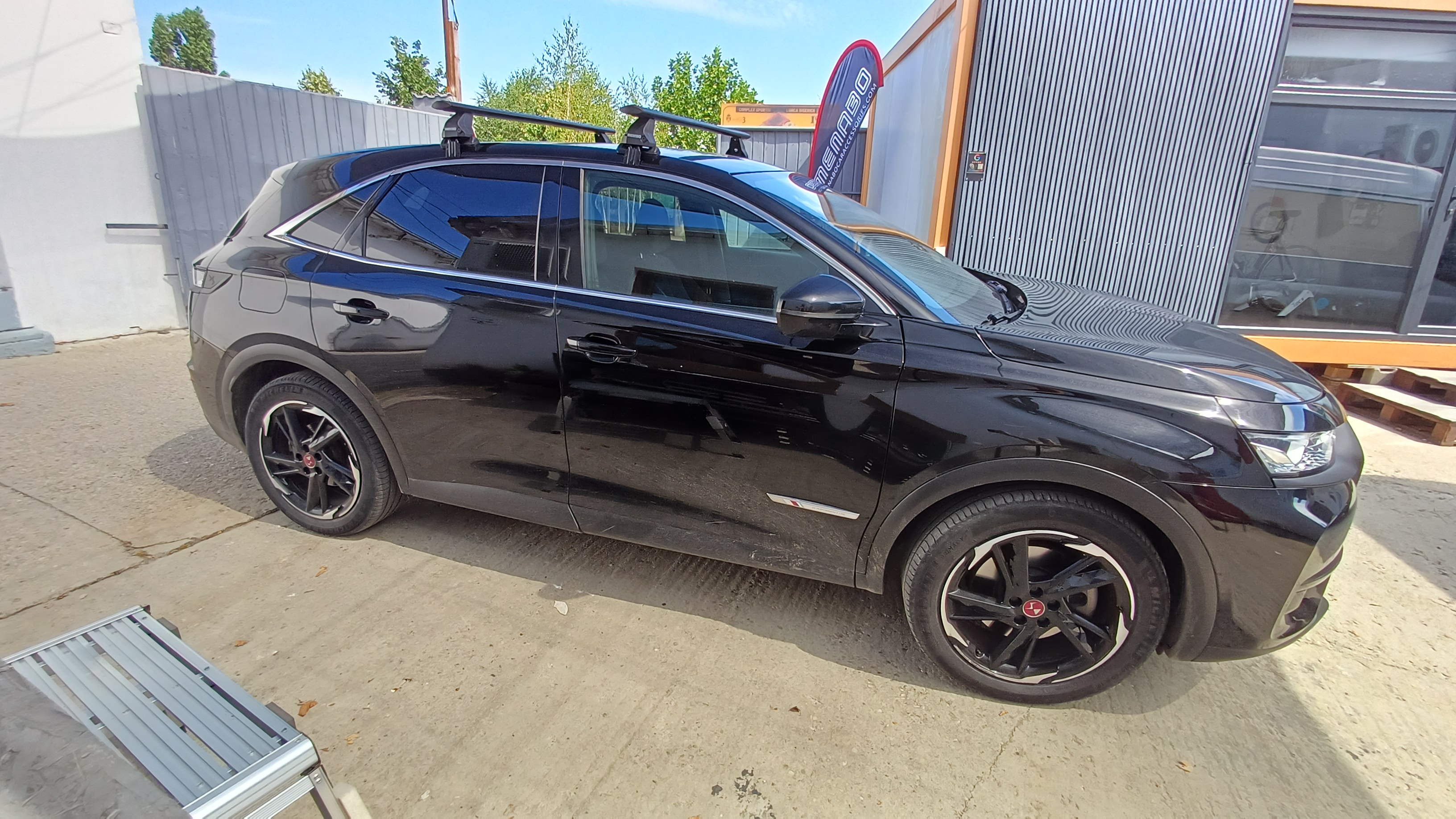 Citroen DS7 cu bare transversale Menabo Omega Plus Black