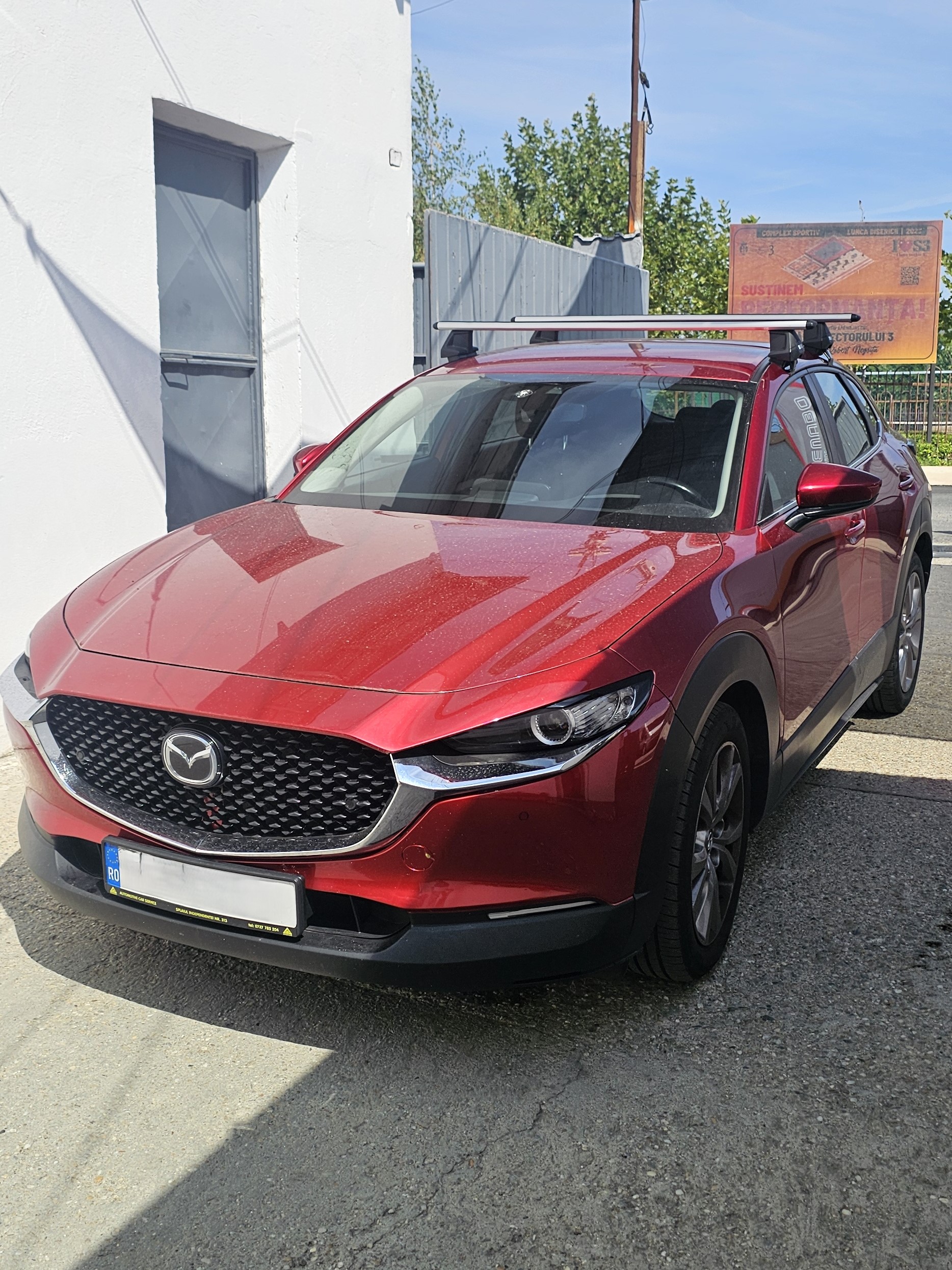 Mazda CX-30 cu bare transversale Thule Evo Clamp Silver