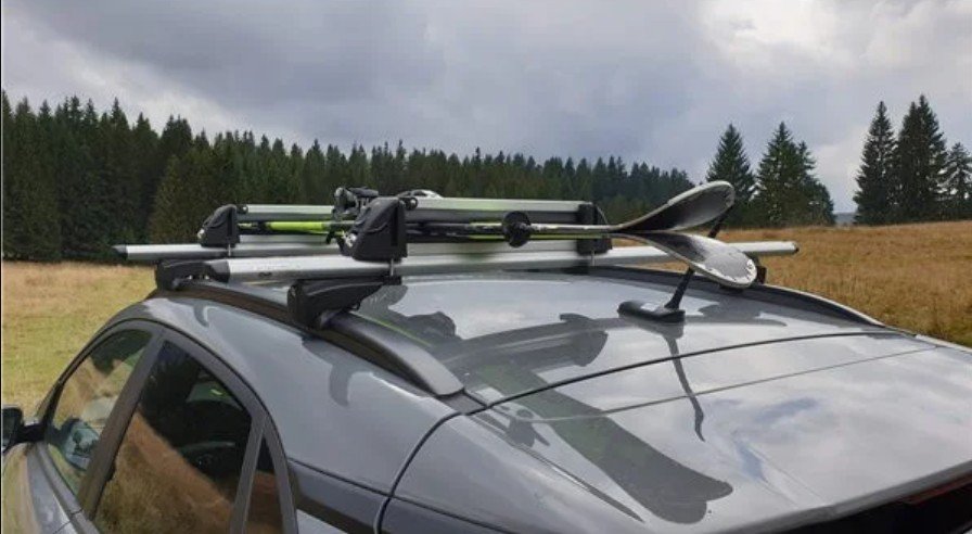 Menabo White Bear ski & snowboard rack for roof bars