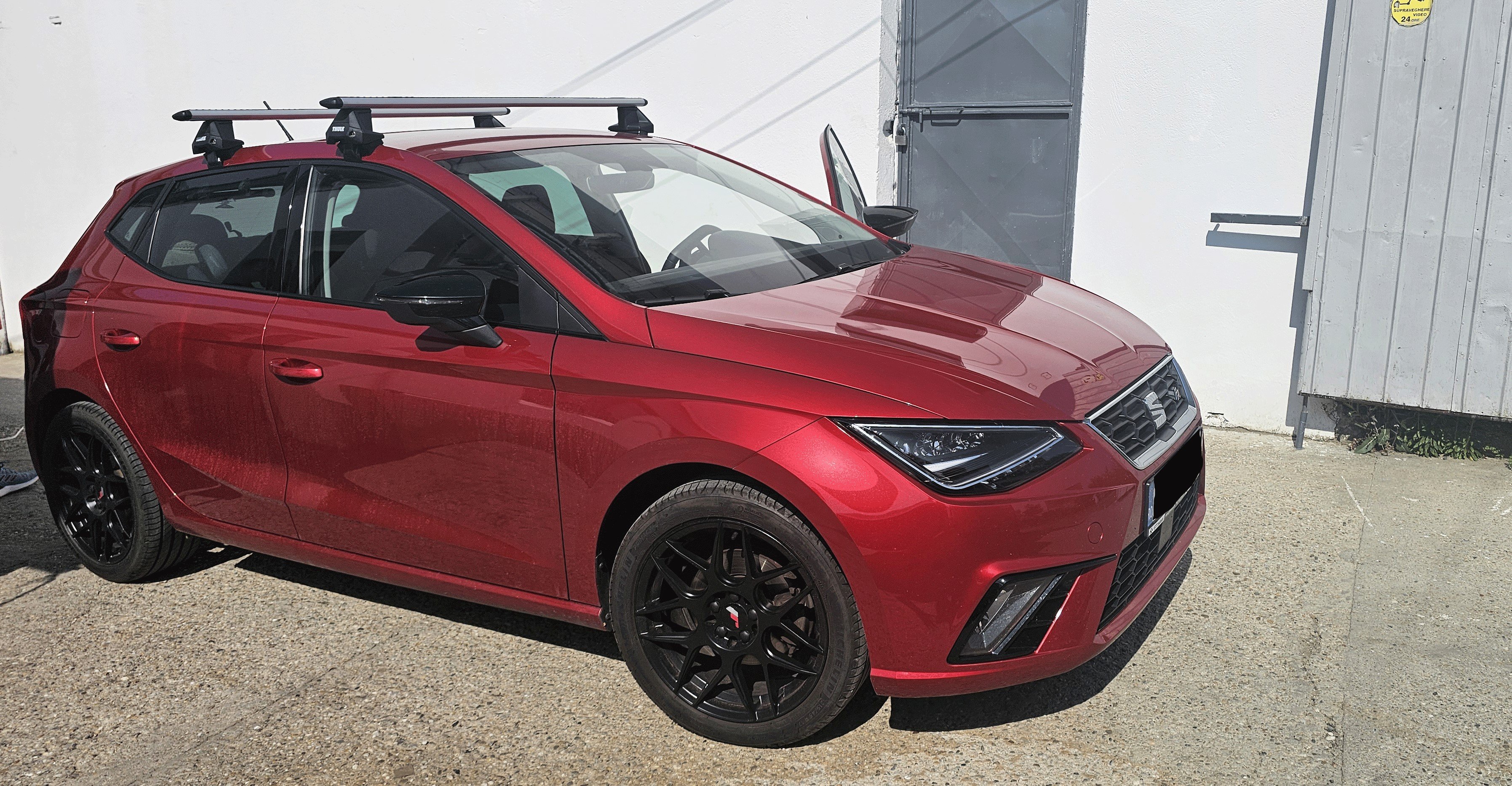 Seat Ibiza with Thule Evo Clamp Silver roof bars