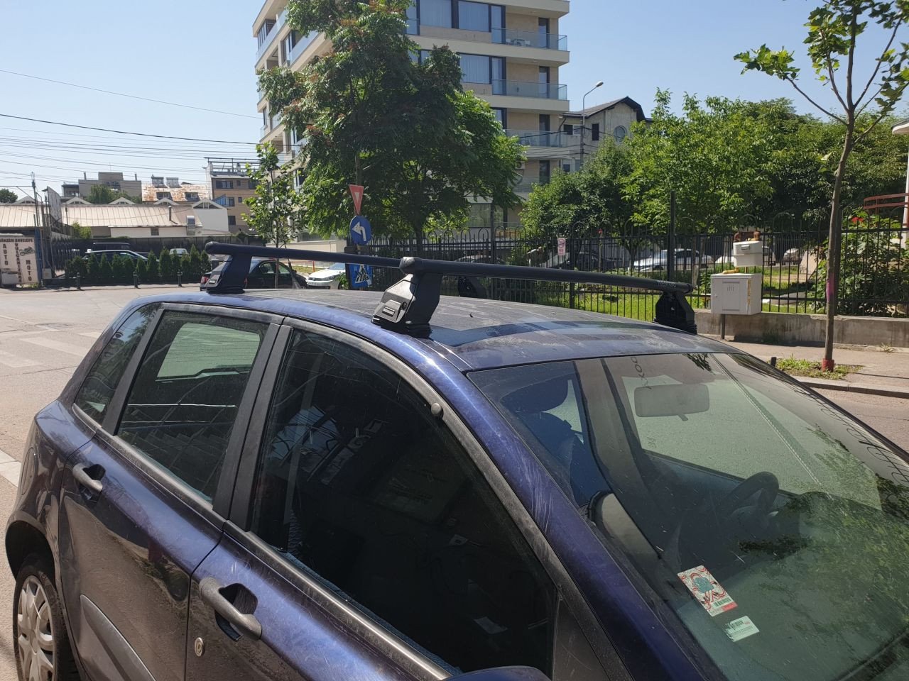 Fiat Stilo with Menabo Tema roof bars