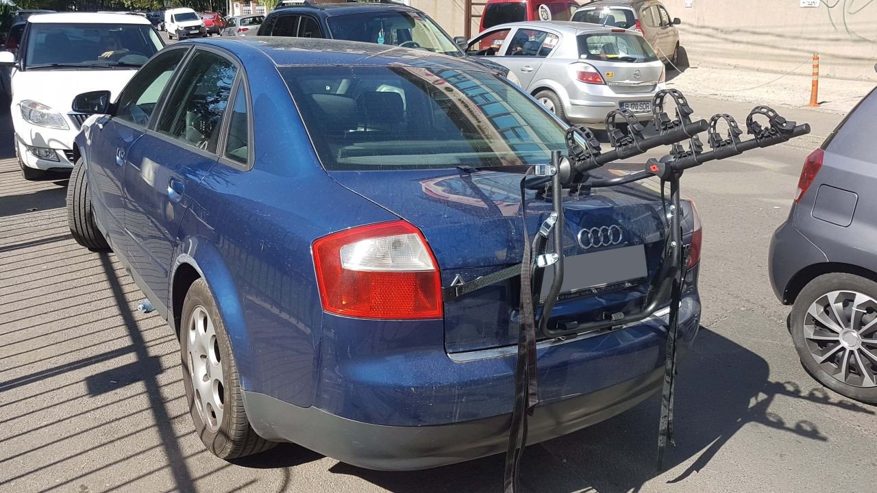 Audi A4 with a Menabo Mistral rear bike rack