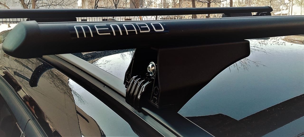 BMW 2 Series with Menabo Tiger roof bars