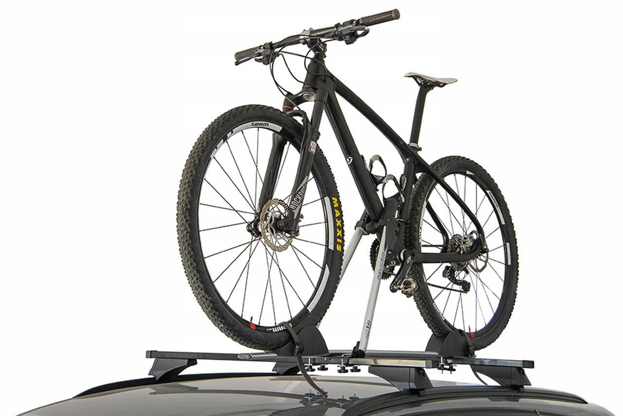 Pasi de montaj pentru suportii de bicicleta pe bare transversale