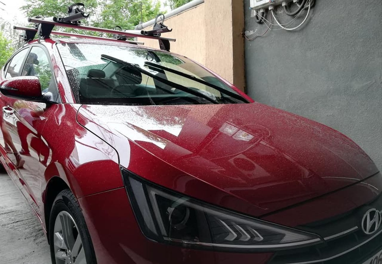 Hyundai Elantra bare transversale Menabo Delta Silver si suport bicicleta Menabo Juza