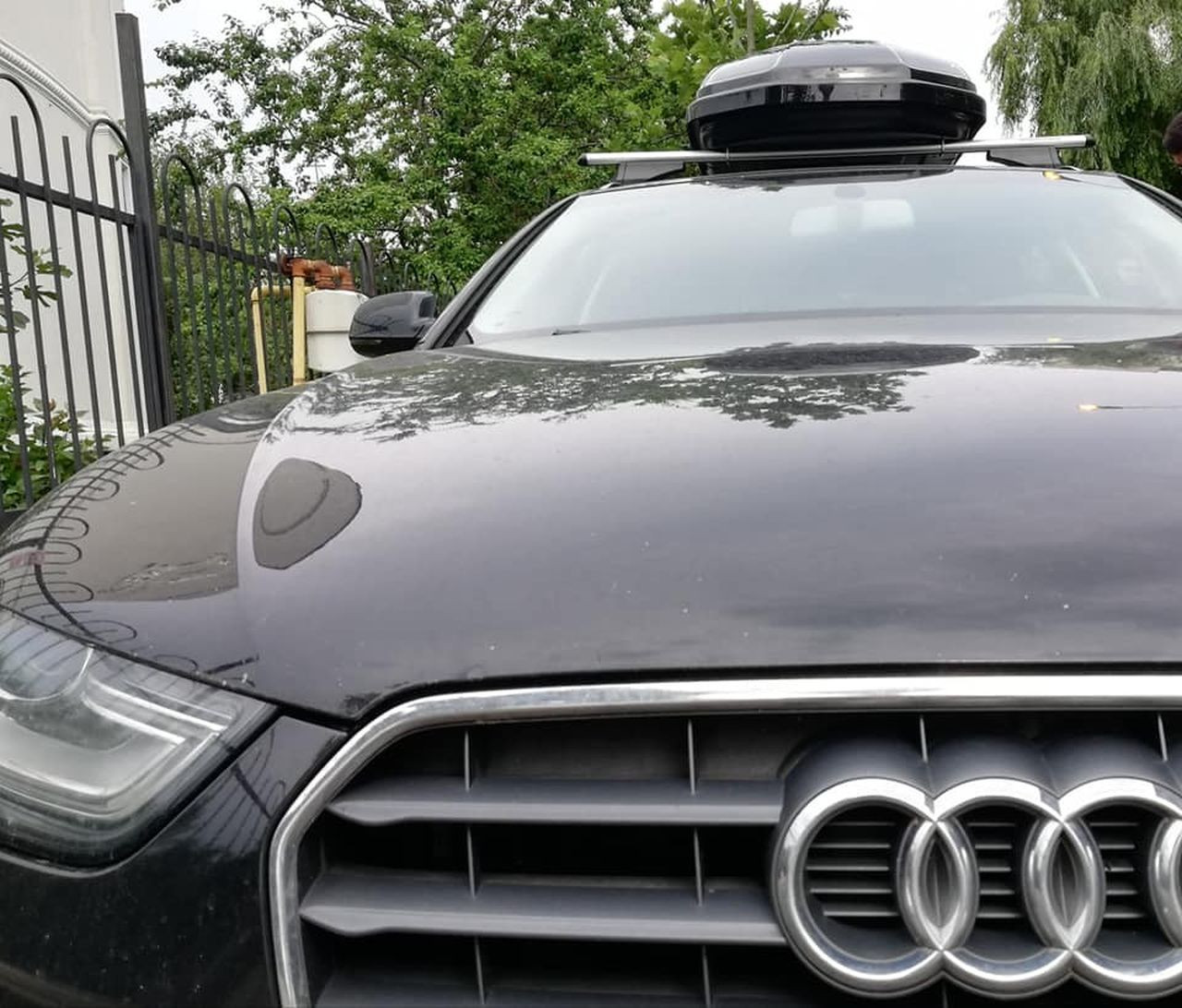 Audi bare transversale Menabo Tiger XL si cutie portbagaj Menabo Mania