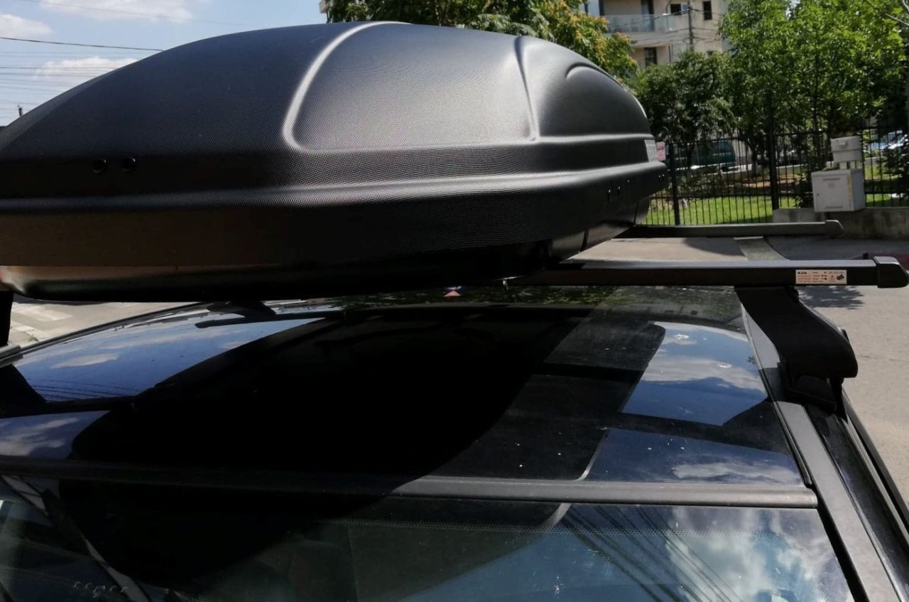 Mercedes C bare transversale K si cutie portbagaj Menabo Mania
