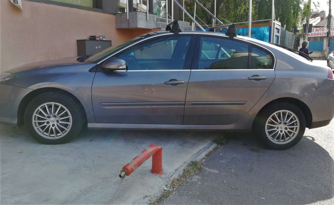 Renault Laguna bare transversale Menabo Delta Silver