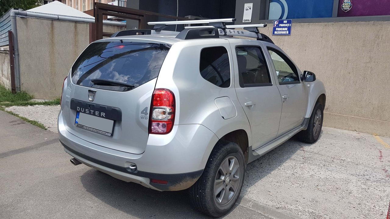 Dacia Duster bare transversale Menabo Profile M