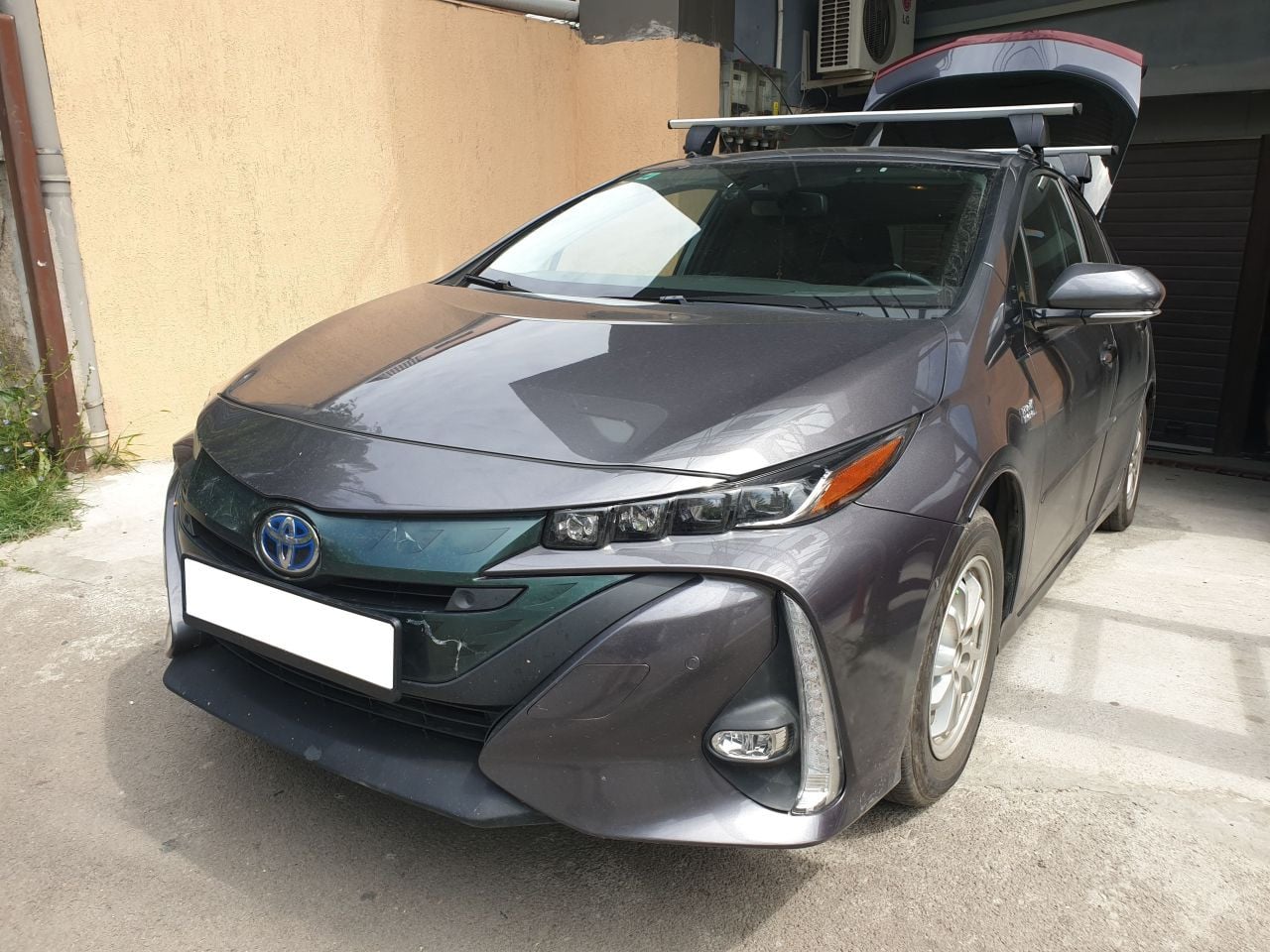 Toyota Prius bare transversale Menabo Delta Silver