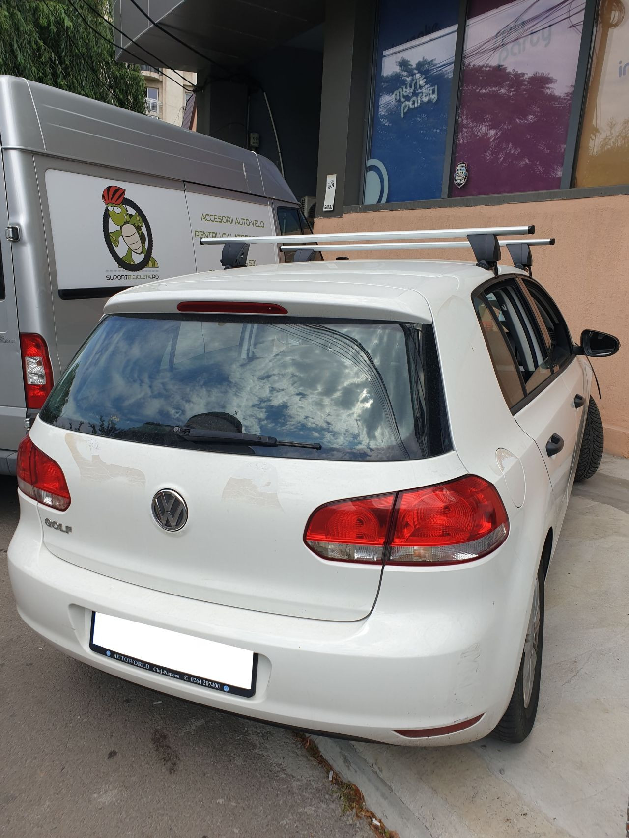 Volkswagen Golf bare transversale Menabo Delta Silver