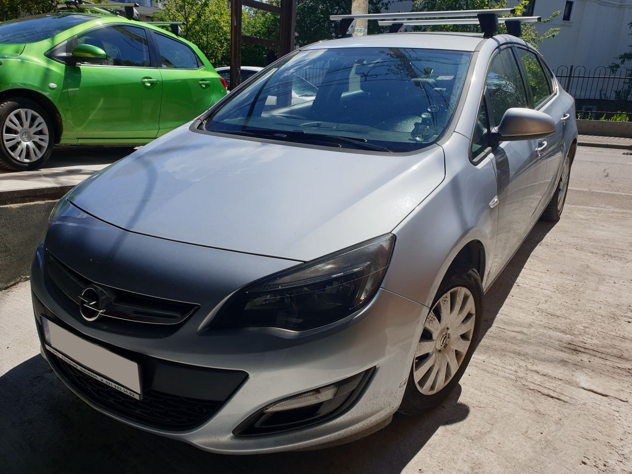 Opel Astra bare transversale Menabo Delta Silver