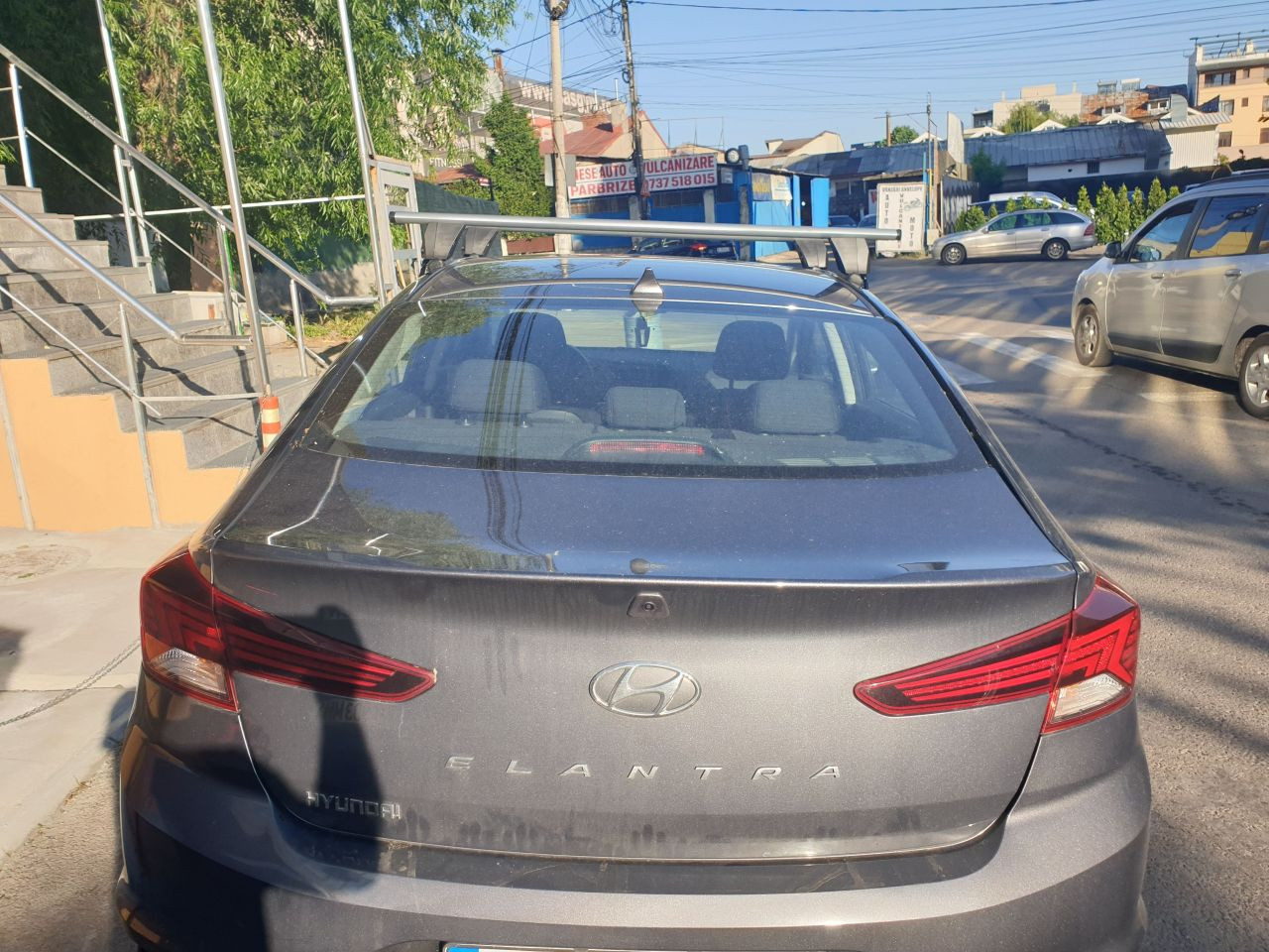 Hyundai Elantra bare transversale Menabo Delta Silver