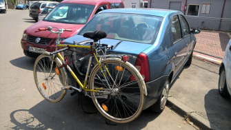 Dacia Logan suport bicicleta pe haion Menabo Biki