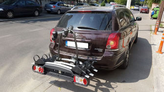 Toyota Avensis suport bicicleta pe carlig Menabo Winny