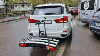 BMW X5 cu suport bicicleta Menabo Alcor 3