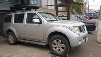 Nissan Pathfinder cutie portbagaj Menabo Diamond si bare transversale Menabo Profile M