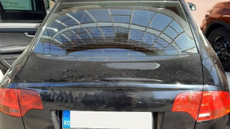 Audi A4 bare transversale Menabo Tema si cutie portbagaj Carbon Look