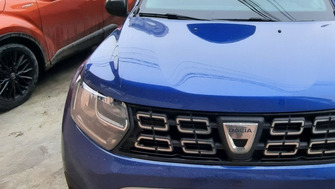 Dacia Duster bare transversale Menabo Brio si cutie portbagaj Menabo Diamond