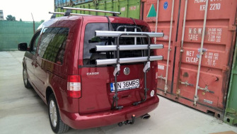 Menabo Stand-Up, suport de bicicleta pe haionul sau portbagajul masinii