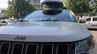 Jeep Cherokee bare transversale K39 si cutie portbagaj Menabo Mania