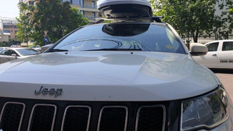 Jeep Cherokee bare transversale K39 si cutie portbagaj Menabo Mania
