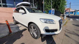 Audi Q7 bare transversale Menabo Lince si cutie portbagaj Menabo Diamond