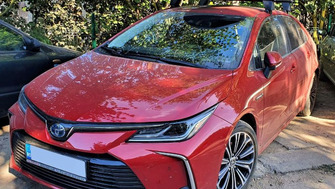Toyota Corolla bare transversale Menabo Delta L Black si cutie portbagaj Menabo Mania