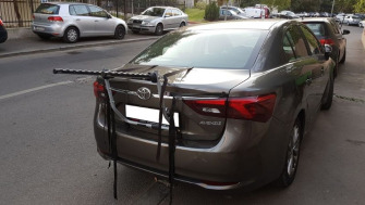 Toyota Avensis suport bicicleta Menabo Biki