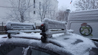 Suport schi si snowboard pe bare transversale
