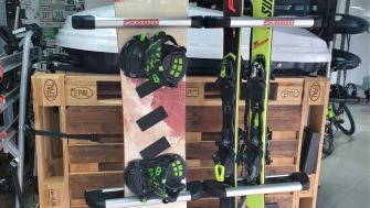 Suport schi si snowboard cu prindere pe carlig de remorcare