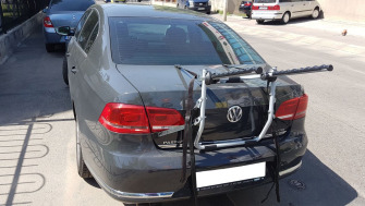 Volkswagen Passat suport bicicleta pe haion Menabo Mistral