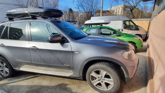 BMW X5 bare transversale Menabo Jackson si cutie auto Menabo Diamond