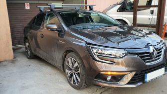 Renault Megane bare transversale Menabo Delta si cutie portbagaj Menabo Diamond