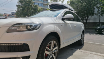 Audi Q7 bare transversale Menabo Tiger XL si cutie portbagaj Menabo Diamond
