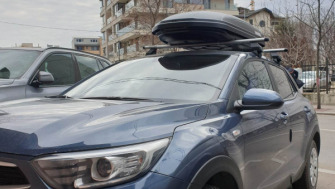 Kia Stonic bare transversale Menabo Tema si cutie portbagaj Menabo Marathon