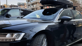 Audi A8 bare transversale Menabo Delta si cutie portbagaj Menabo Mania