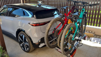 Renault Megane E-tech suport bicicleta pe carlig Menabo Alcor 3