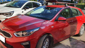 Kia Ceed bare transversale Menabo Tema si cutie portbagaj Menabo Mania