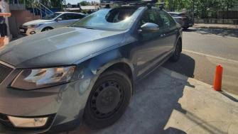 Skoda Octavia bare transversale Menabo Sherman si cutie portbagaj Carbon Look
