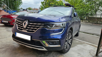 Renault Koleos bare transversale Menabo Leopard Black si suport bicicleta pe bare transversale Yakima HighRoad