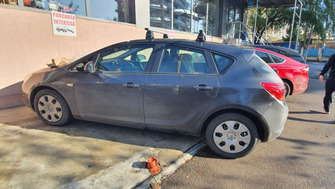 Opel Astra bare transversale Menabo Delta Silver