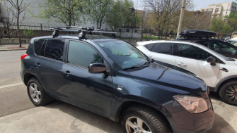 Toyota RAV4 bare transversale Menabo Tema si suport bicicleta Thule FreeRide 532