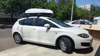 Seat Leon bare transversale Menabo Delta si cutie portbagaj Menabo Diamond