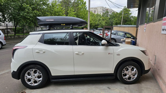 SsangYong Tivoli bare transversale Menabo Tiger si cutie portbagaj Menabo Marathon