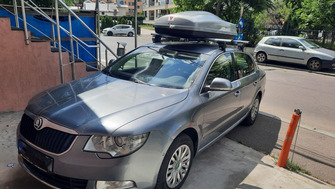 Skoda Superb bare transversale Menabo Delta si cutie portbagaj Fabbri Nova
